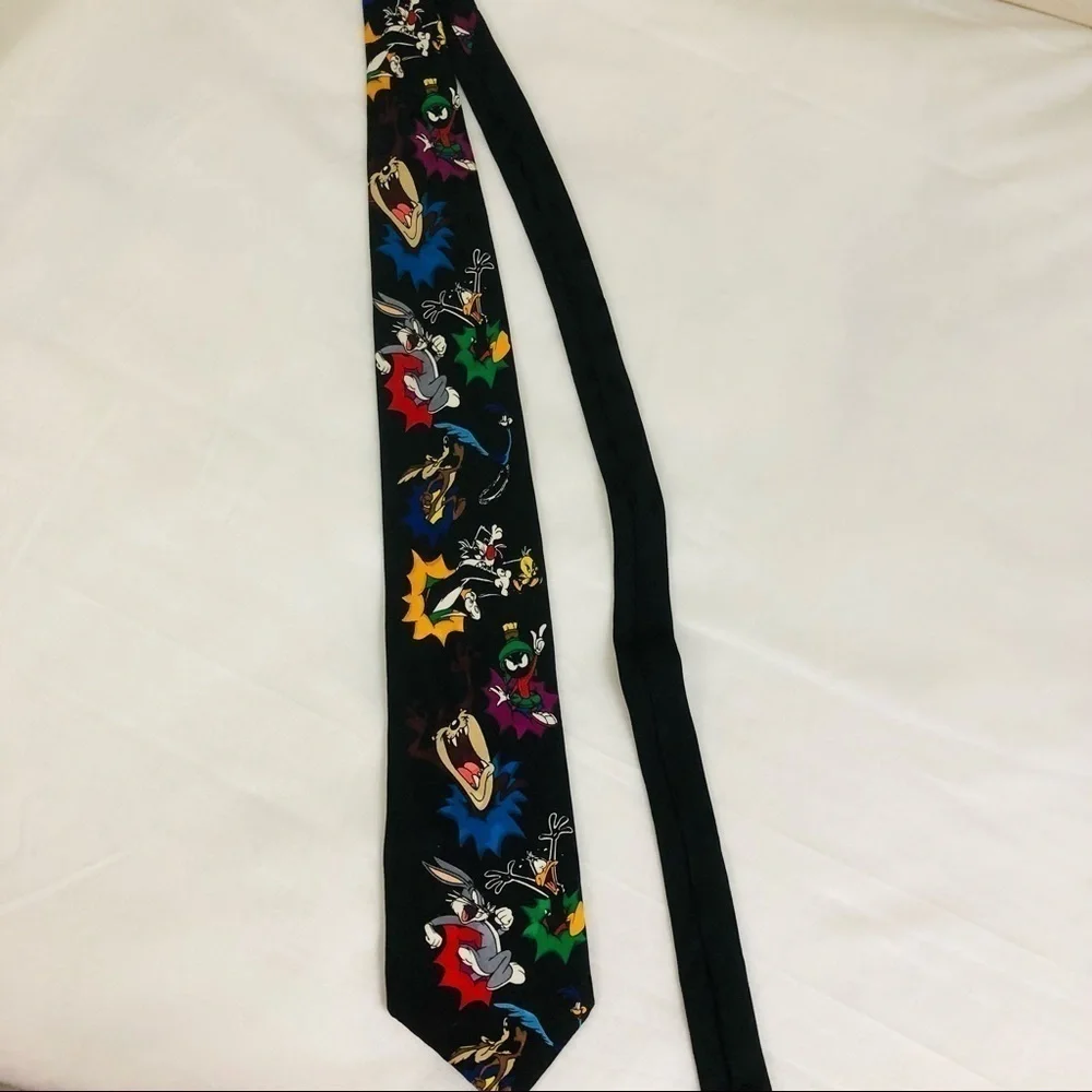 Authentic vintage Looney Tunes bugs bunny and gang black silk tie, 57” long